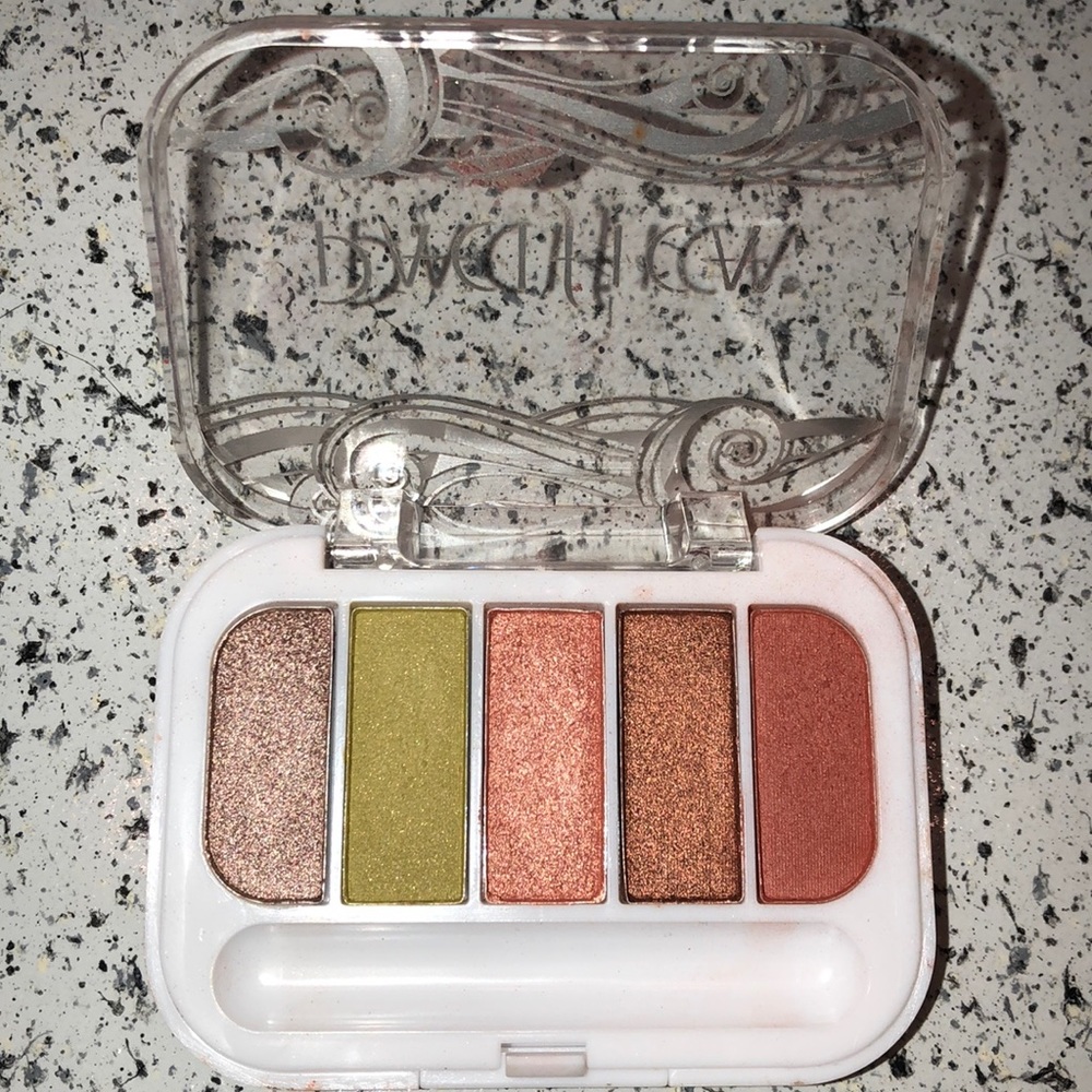 Makeup small eyeshadow palette